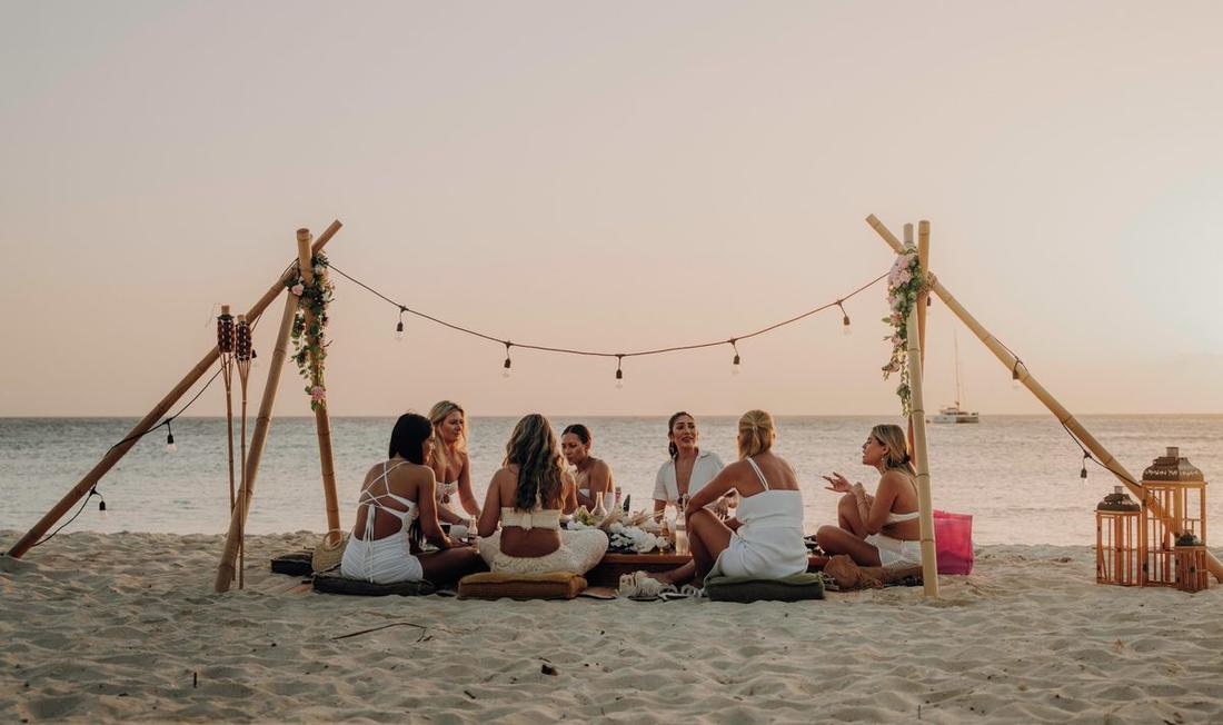 Pop-up beach picnic