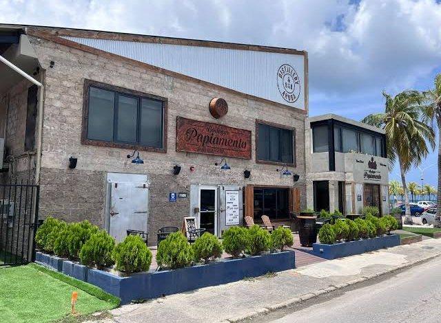 Rum tasting at Bodegas Papiamento